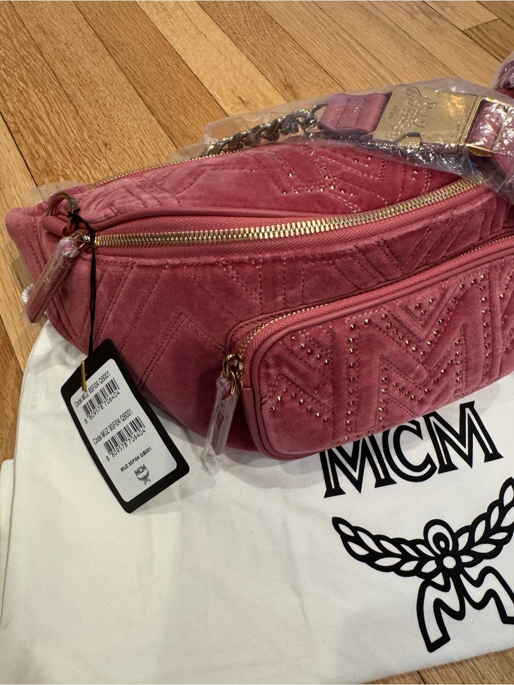 🚨SOLD🚨MCM Rose Pink Quilted Velvet Studded Belt Bag NWT - Picture 12 of 16